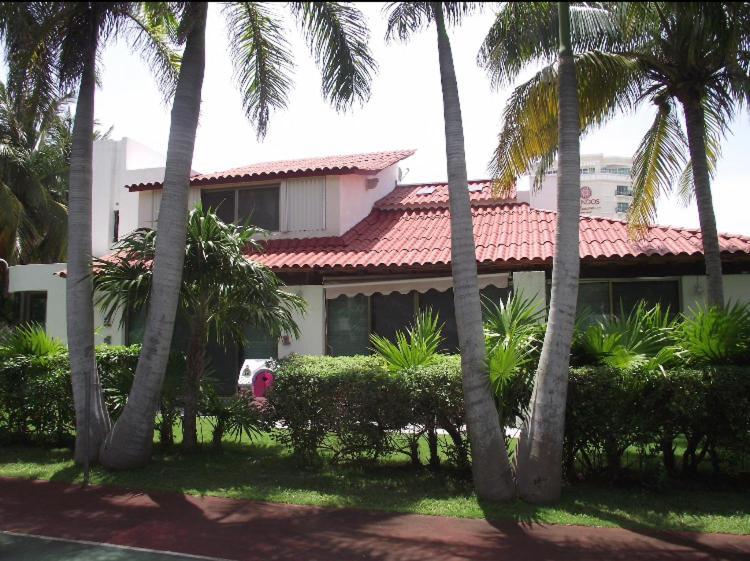 Large House - Walking To Beach - 10 Guests! Cancún Kültér fotó